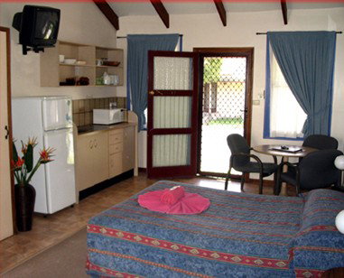 The Village Cabins - Foster Accommodation 3