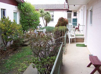 Rainbow Motel - Foster Accommodation 1