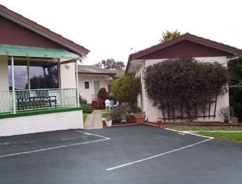 Rainbow Motel - Foster Accommodation 4