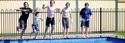 Riverglen Holiday Park - Foster Accommodation 2