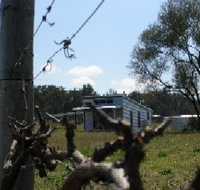 Ridgemill Escape - Cabins In The Vineyard - Foster Accommodation
