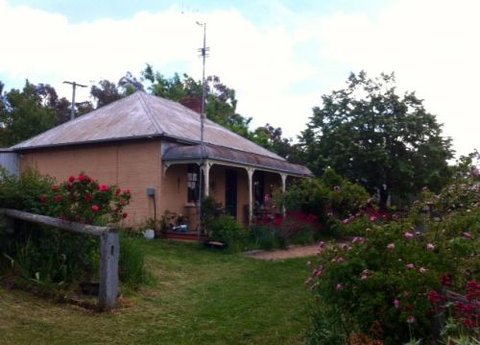 Cookes Cottage - Foster Accommodation 0