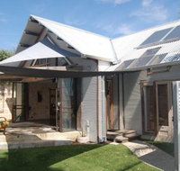 The Treehouse - Foster Accommodation