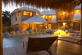 L'Auberge Noosa - Foster Accommodation 0