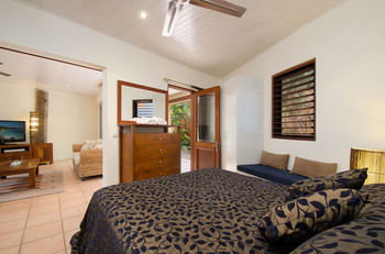 L'Auberge Noosa - Foster Accommodation 3