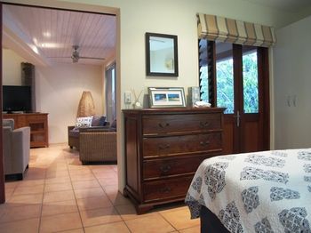 L'Auberge Noosa - Foster Accommodation 5