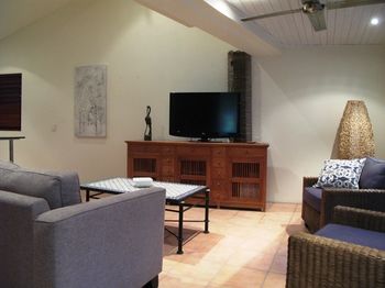 L'Auberge Noosa - Foster Accommodation 15
