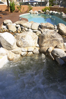 L'Auberge Noosa - Foster Accommodation 20