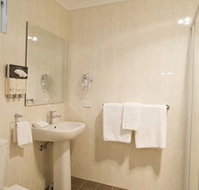 Noahaposs Mid City Motor Inn - Foster Accommodation