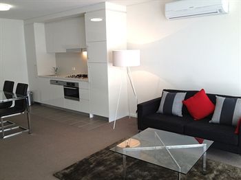 Wyndel Apartments - The Mint - Foster Accommodation 13