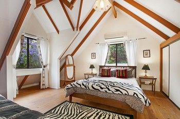 The African Cottage - Foster Accommodation 11