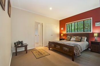 The African Cottage - Foster Accommodation 13