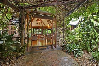 The African Cottage - Foster Accommodation 14