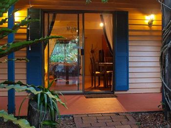 The African Cottage - Foster Accommodation 3