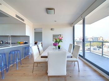 Zara Tower - Luxury Suites And Apartments - Foster Accommodation 3