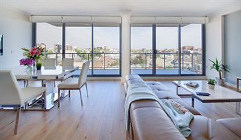 Zara Tower - Luxury Suites And Apartments - Foster Accommodation 9