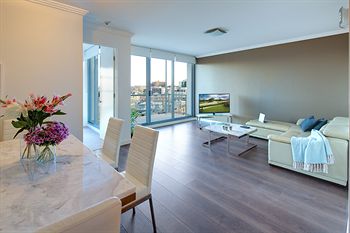 Zara Tower - Luxury Suites And Apartments - Foster Accommodation 20