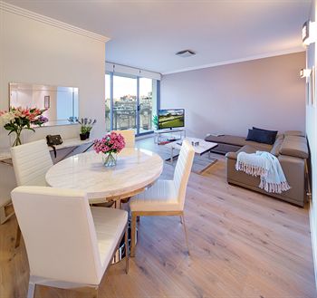 Zara Tower - Luxury Suites And Apartments - Foster Accommodation 21
