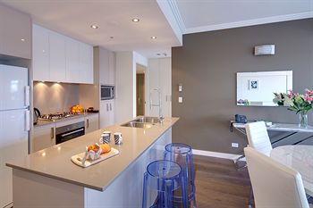 Zara Tower - Luxury Suites And Apartments - Foster Accommodation 24