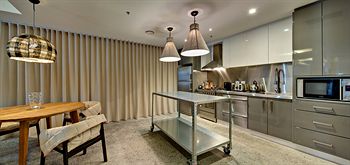 Zara Tower - Luxury Suites And Apartments - Foster Accommodation 32