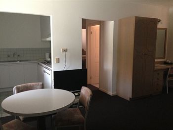 Nunawading Motor Inn - Foster Accommodation 16