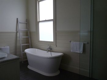 Brentwood Accommodation - Foster Accommodation 7