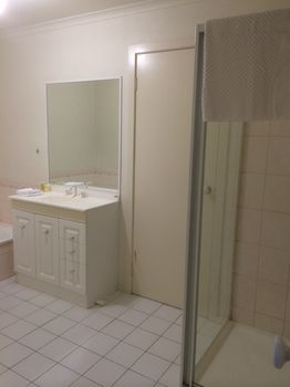 Australian Home Away Ringwood @ Bardia - Foster Accommodation 0