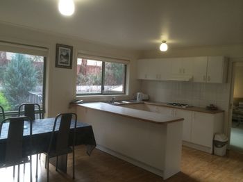 Australian Home Away Ringwood @ Bardia - Foster Accommodation 2