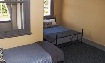Cessnock Hotel - Foster Accommodation 10