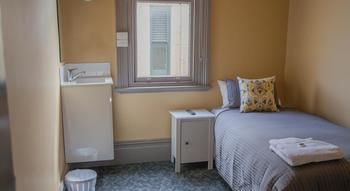 Cessnock Hotel - Foster Accommodation 14