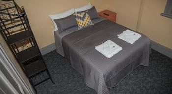 Cessnock Hotel - Foster Accommodation 15