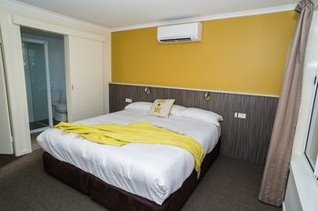 Manera Heights Apartment Motel - Foster Accommodation 6