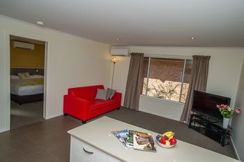 Manera Heights Apartment Motel - Foster Accommodation 11