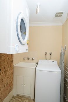 Manera Heights Apartment Motel - Foster Accommodation 12