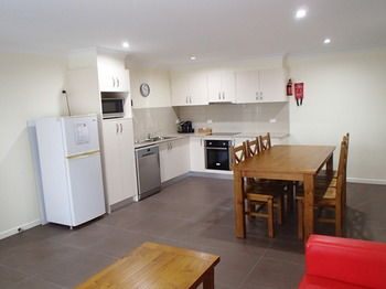 Manera Heights Apartment Motel - Foster Accommodation 29