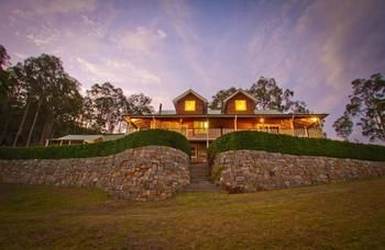 Bimbadeen Mountain Retreat - Foster Accommodation 0