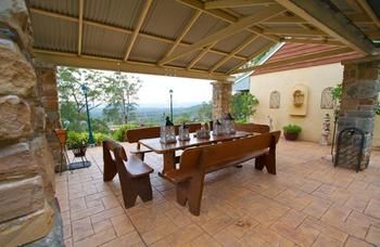 Bimbadeen Mountain Retreat - Foster Accommodation 8