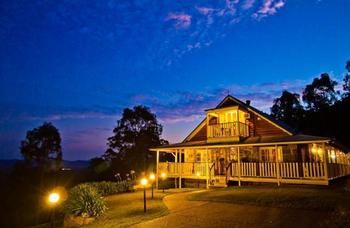 Bimbadeen Mountain Retreat - Foster Accommodation 10