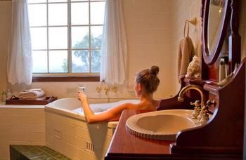 Bimbadeen Mountain Retreat - Foster Accommodation 16