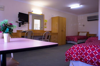 Shearing Shed Motor Inn - Foster Accommodation 2