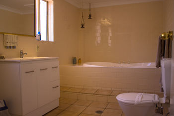 Shearing Shed Motor Inn - Foster Accommodation 12