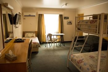 Shearing Shed Motor Inn - Foster Accommodation 56