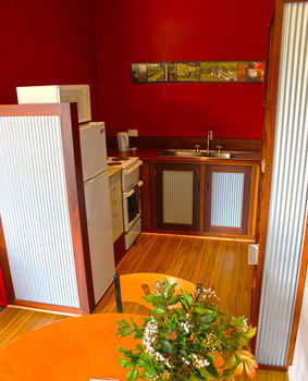 Valley Farm Vineyard Cottages - Foster Accommodation 7