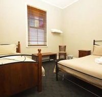 Pedenaposs Hotel - Foster Accommodation