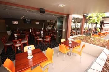 Peden's Hotel - Foster Accommodation 1