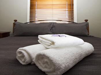 Peden's Hotel - Foster Accommodation 11