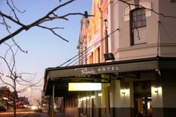 Peden's Hotel - Foster Accommodation 12