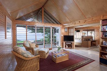 Kims Beachside Lodges - Foster Accommodation 4