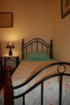 A Settler's Cottage - Foster Accommodation 15