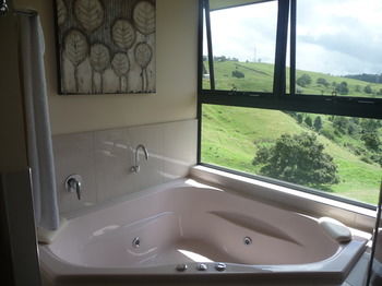 Bald Knob QLD Foster Accommodation